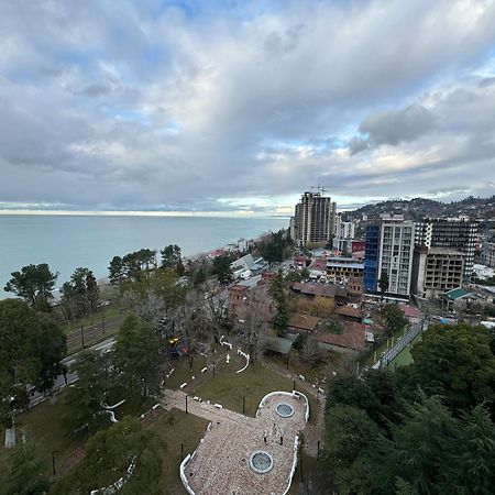 Colibri Apartment Батуми Екстериор снимка
