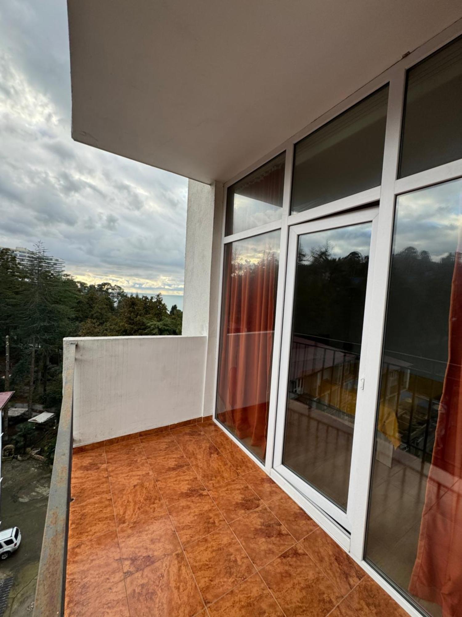 Colibri Apartment Батуми Екстериор снимка